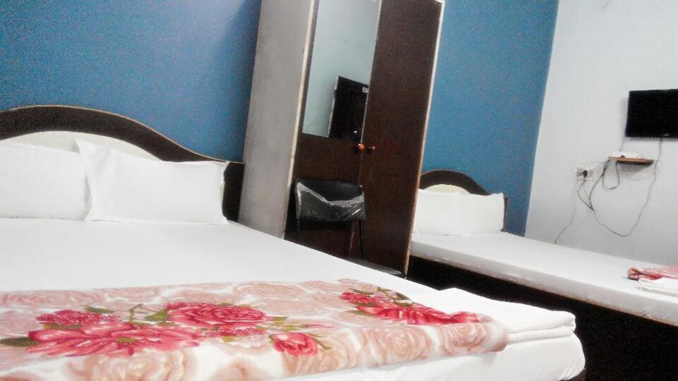 Hotel Pragya International Bénarès Chambre photo